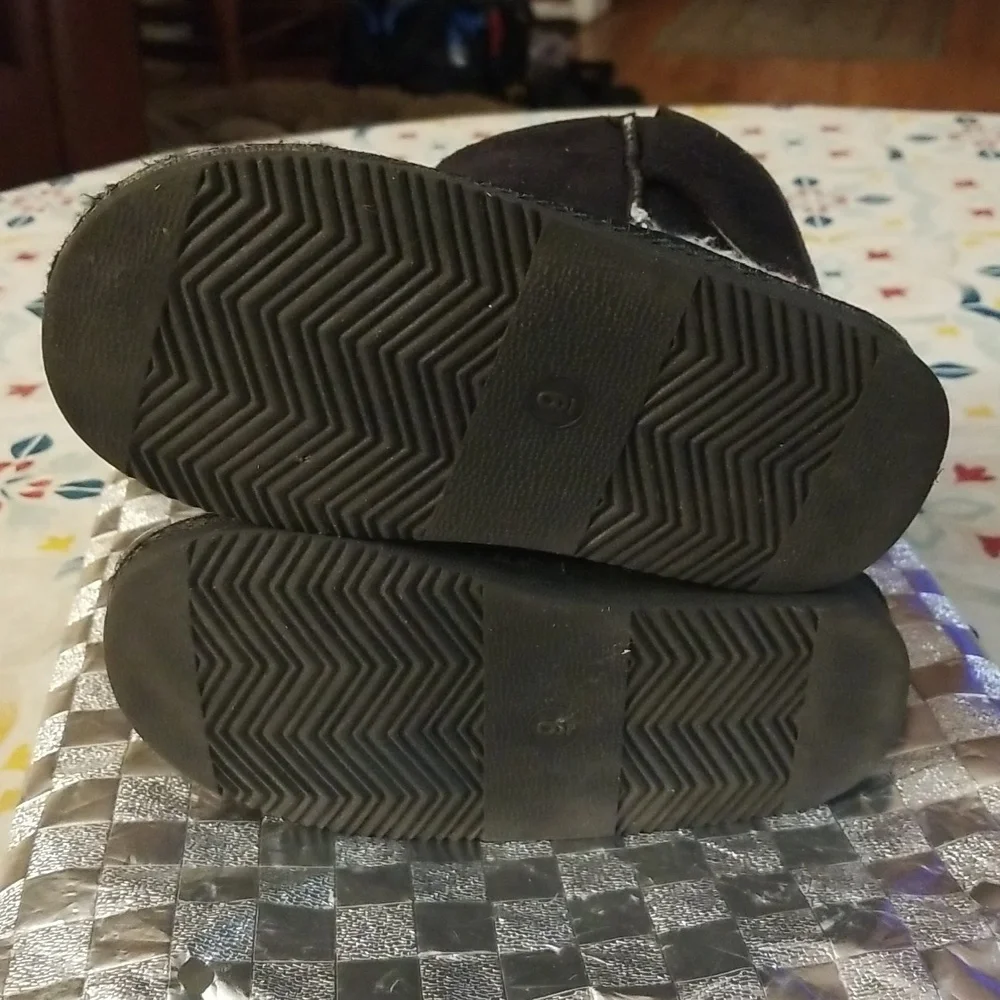 🥳HOST PICK🥳 Muk Luks Echo Penguin Winter Boots - Size 9